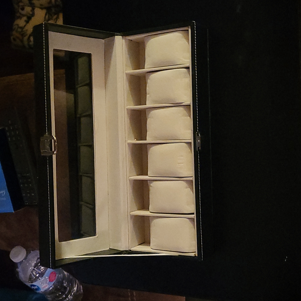 Watch box